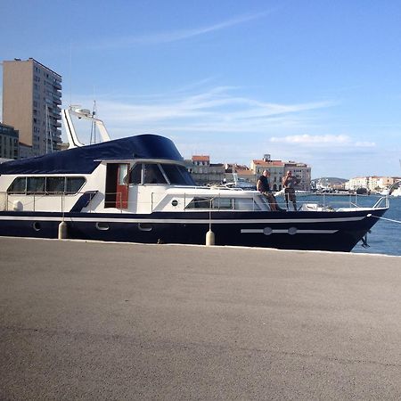 Готель Yacht Bateau Moteur Benetti 19M Сет Екстер'єр фото
