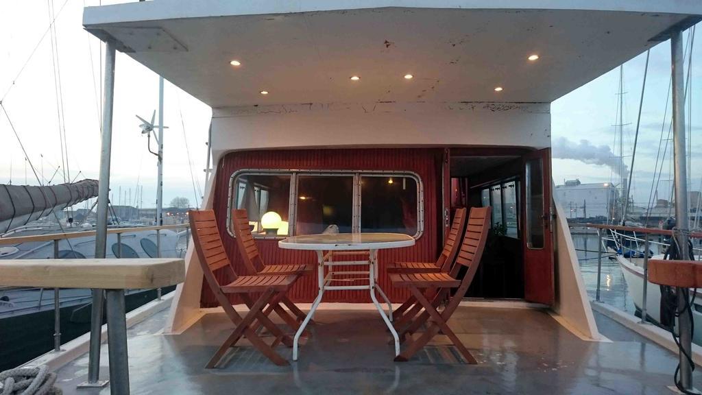 Готель Yacht Bateau Moteur Benetti 19M Сет Екстер'єр фото