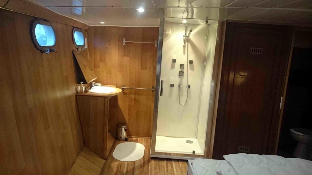 Готель Yacht Bateau Moteur Benetti 19M Сет Екстер'єр фото