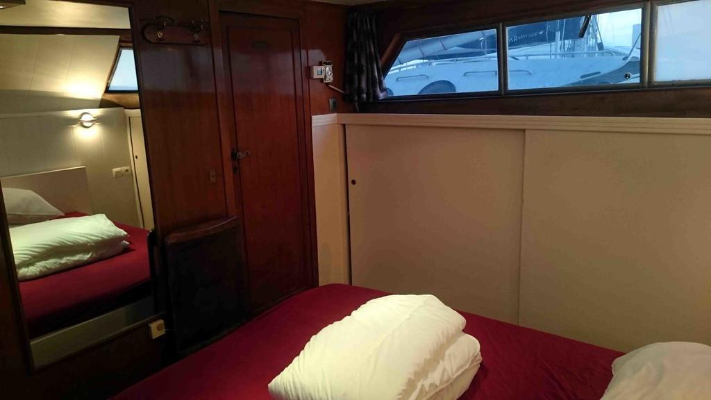 Готель Yacht Bateau Moteur Benetti 19M Сет Екстер'єр фото