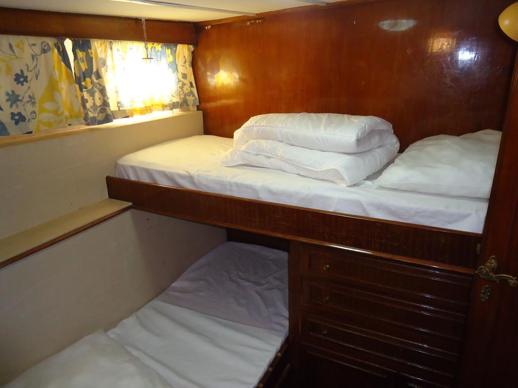 Готель Yacht Bateau Moteur Benetti 19M Сет Екстер'єр фото