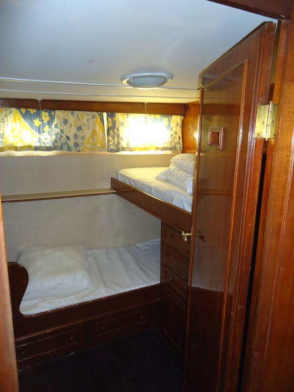 Готель Yacht Bateau Moteur Benetti 19M Сет Екстер'єр фото