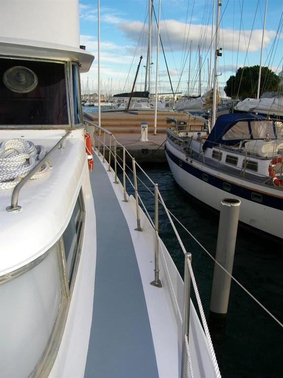 Готель Yacht Bateau Moteur Benetti 19M Сет Екстер'єр фото