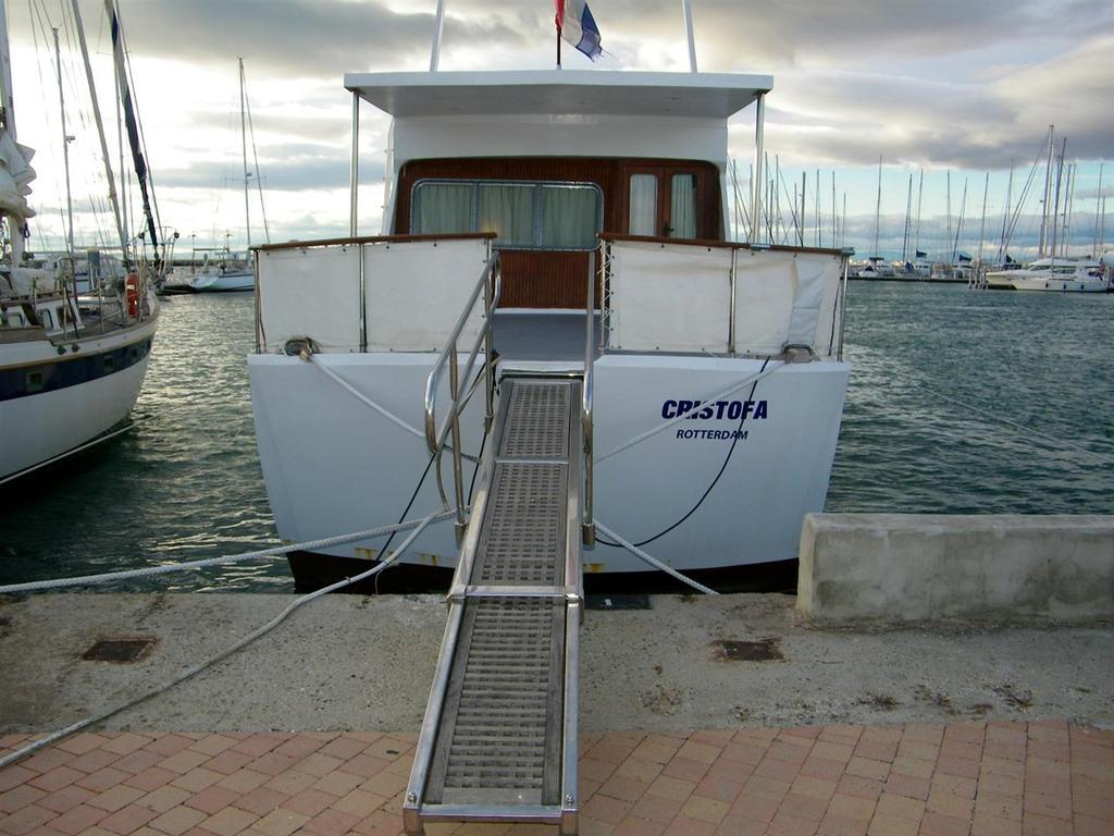 Готель Yacht Bateau Moteur Benetti 19M Сет Екстер'єр фото